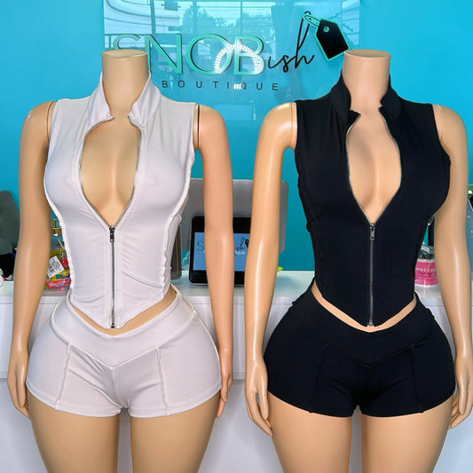 “Vcut” Short Set